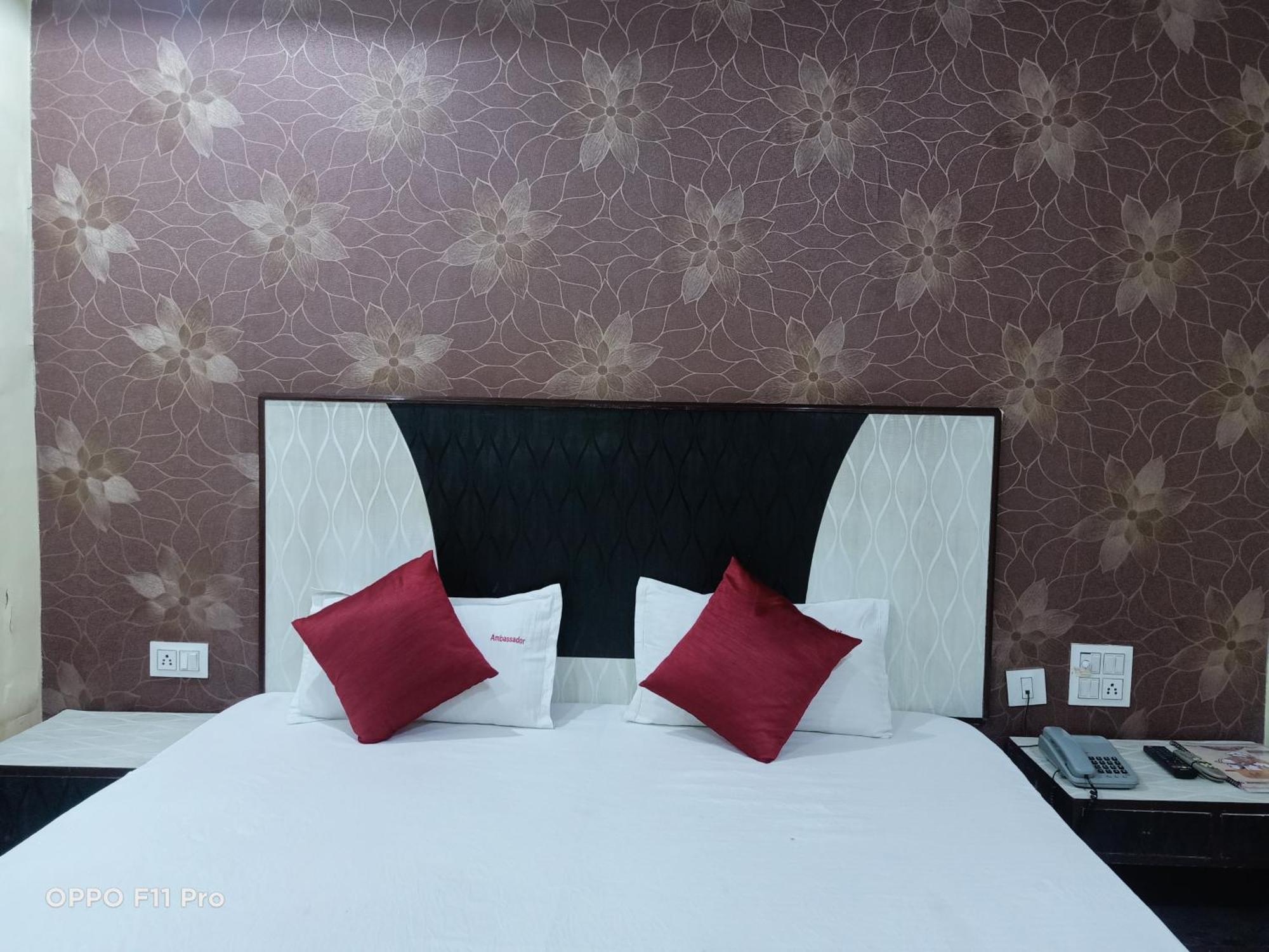 Hotel Ambassador Inn Gwalijar Zewnętrze zdjęcie