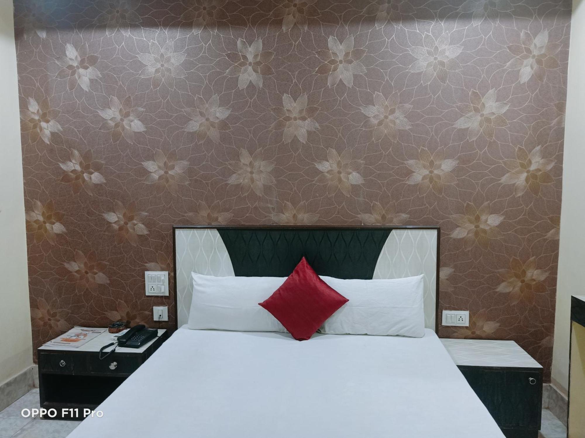 Hotel Ambassador Inn Gwalijar Zewnętrze zdjęcie