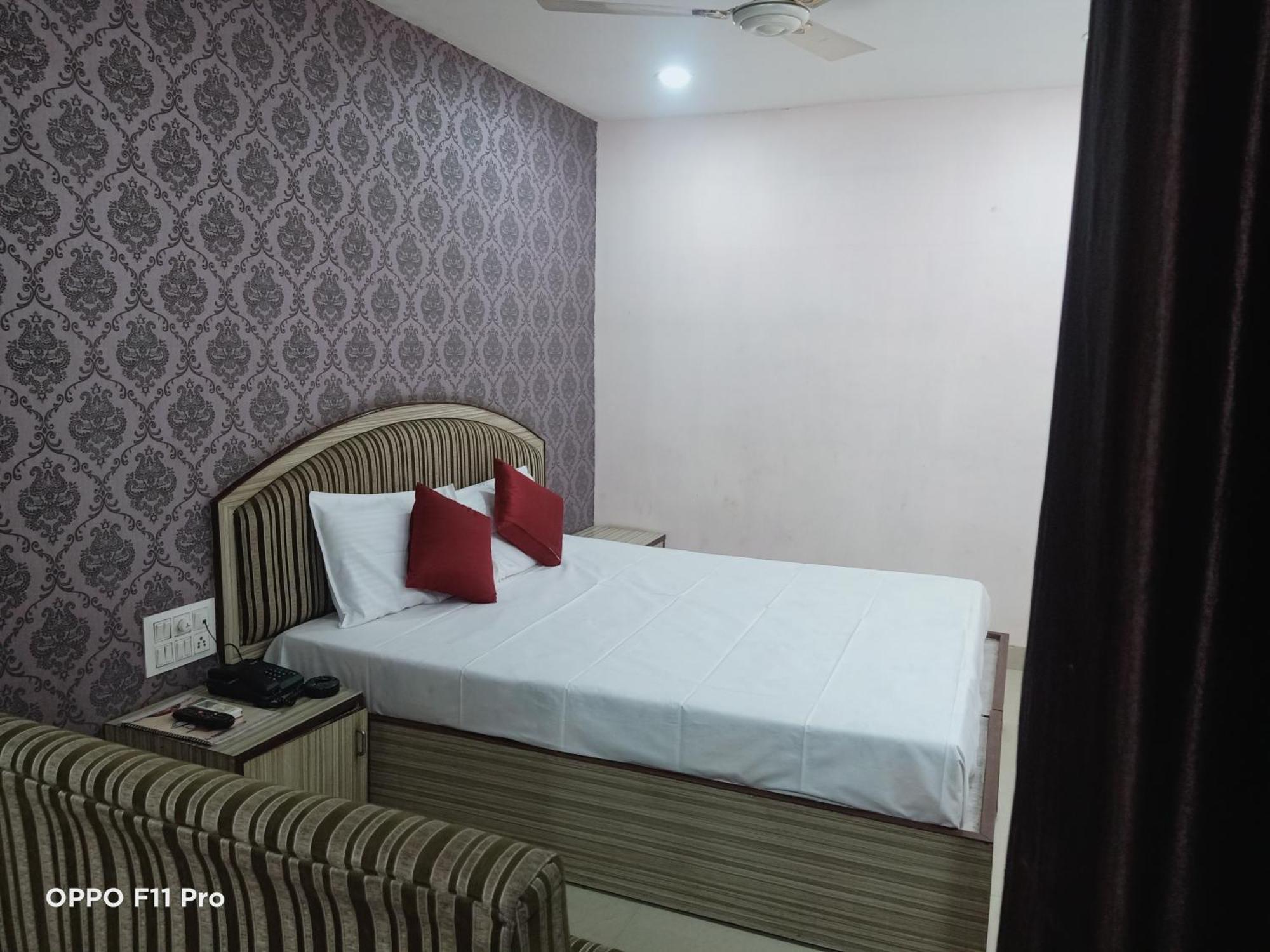 Hotel Ambassador Inn Gwalijar Zewnętrze zdjęcie