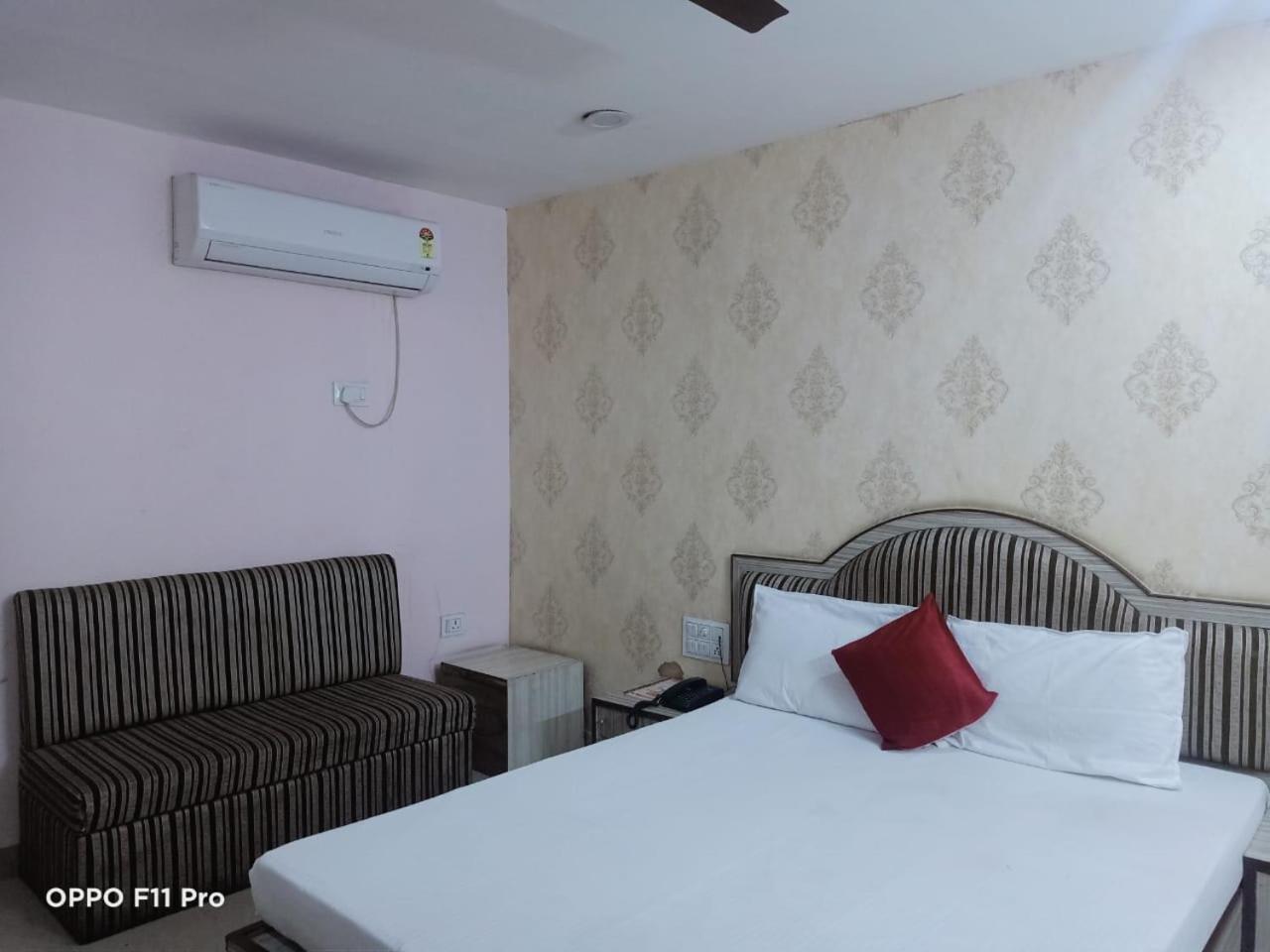 Hotel Ambassador Inn Gwalijar Zewnętrze zdjęcie