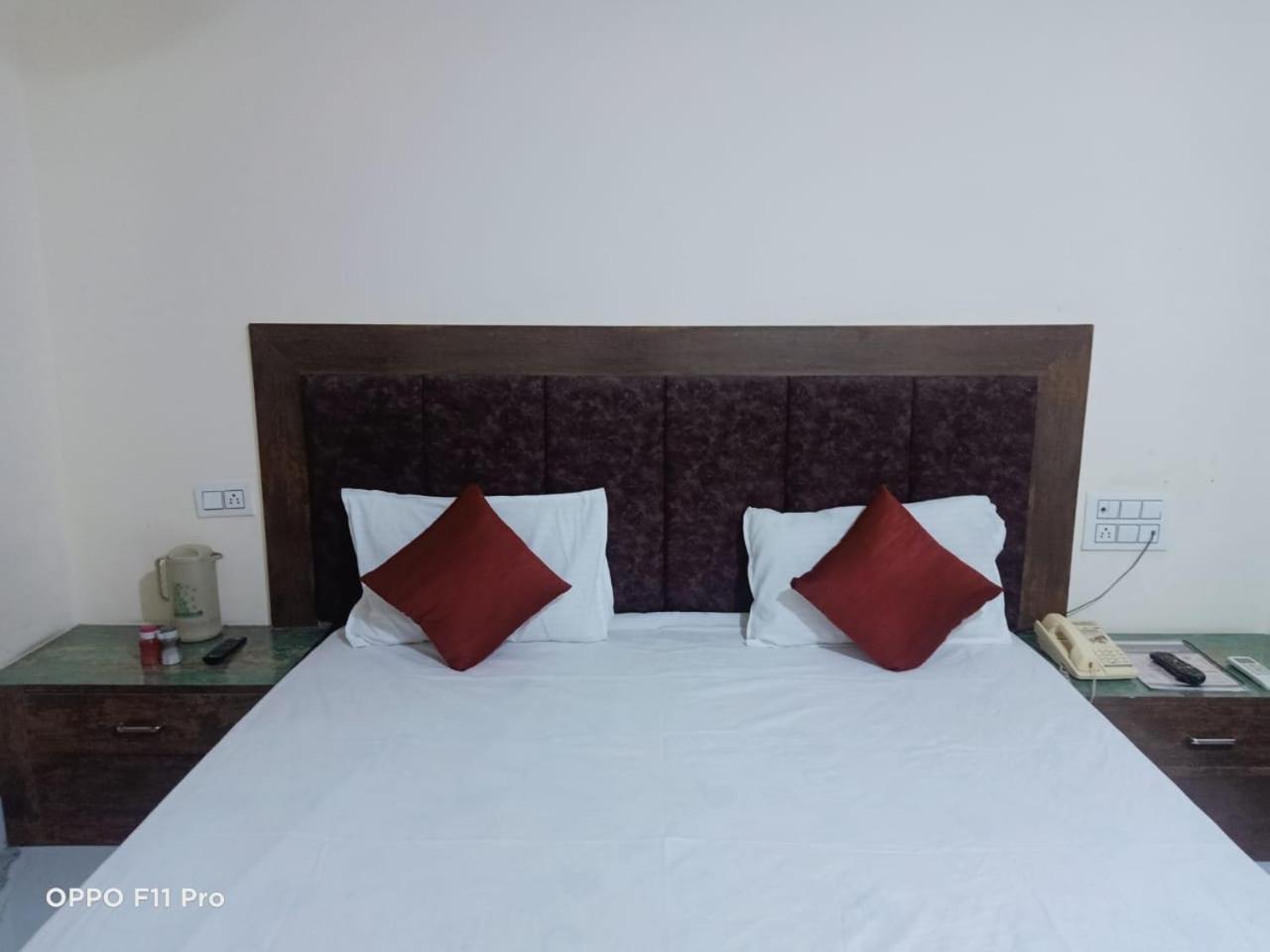 Hotel Ambassador Inn Gwalijar Zewnętrze zdjęcie